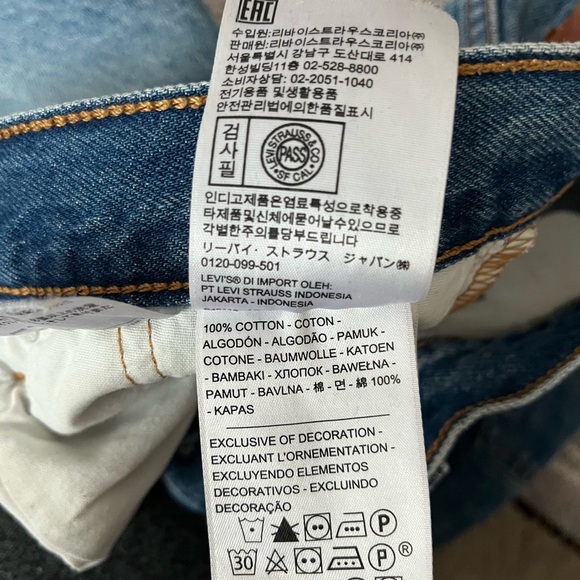 Levi’s 501 Straight-Leg Jeans Medium Wash - Picture 6 of 9